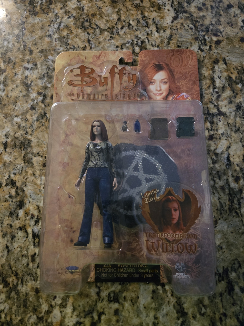 Buffy the Vampire Slayer Willow Action Figure with Blue Jeans